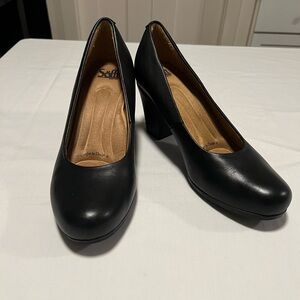 Sofft Women's SF0066601 Black Leather Pumps Sz 10 EUC